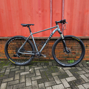 bicicleta mtb giant aro 29"